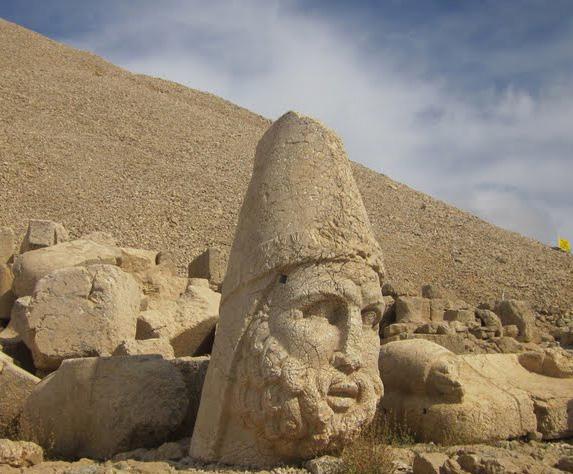 Tüm insanlığın ortak mirası olarak kabul edilen değerleri ortak bir geçmiş olarak