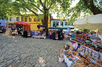 üzere. Konaklama sektörü, otellerimiz, pansiyonlarımız, butik otellerimiz... Bunların gelişmesi gerek, turizme yönelik kendilerini geliştirmeliler. Artık her alanda daha kaliteli olan aranıyor.