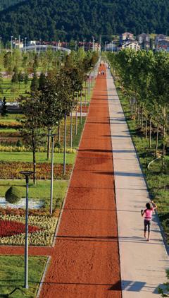 Japon Bahçesi, Fransız Bahçesi, İngiliz Bahçesi, gül bahçesi, kaya bahçesi, kokulu bitkiler bahçesi, şekilli bitkiler bahçesi gibi bölümlerin yer aldığı park, kurulduğu 1998 yılından bu yana birinci