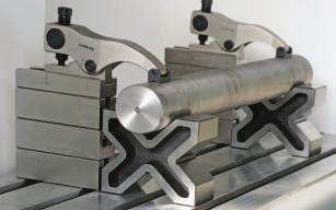 workpieces. Material: GGG Set of two pieces 90 0.01 C Øv C 0.