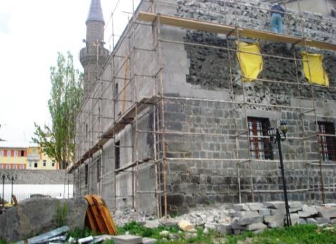ULU CAMİ: On yedinci yüzyılda Osmanlı Padişahı Sultan İbrahim döneminde yaptırılan Ulu Cami, Kentteki en büyük Osmanlı Dönemi camisidir.