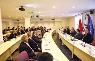 İzmir Ticaret Odası (İZTO) tarafından düzenlenen Petrokimya Sektörünün Bugünü ve Yarını konulu toplantıda sektörün geleceği ve olası yatırım olanakları masaya yatırıldı.