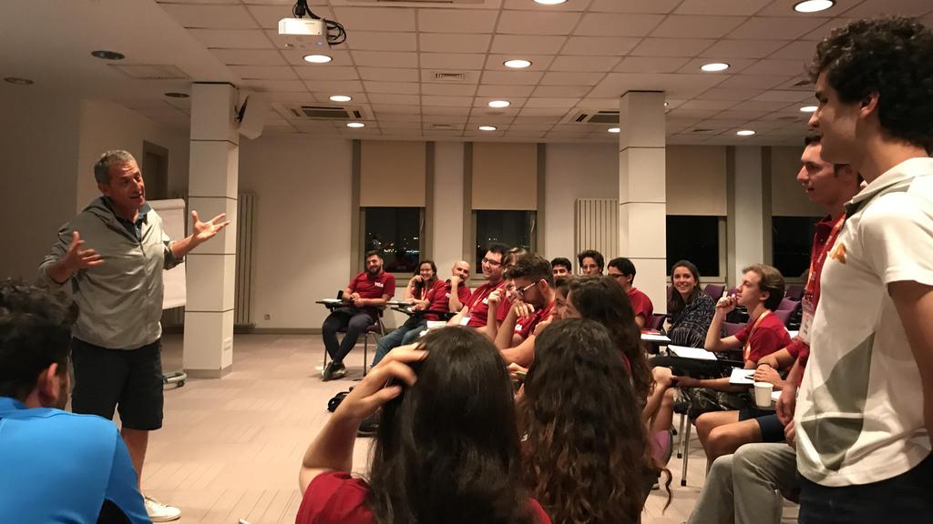 YGA 201 Kampı 23-2 5 A ğ u s t o s YapıKredi Bayramoğlu Tesisleri YGA Gönüllüleri yeni saha üzerinde çalıştılar.