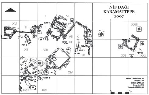 32 Resim 17: Nif Dağı - Karamattepe, 2007 Kazısı Planı ve Mezar Örnekleri