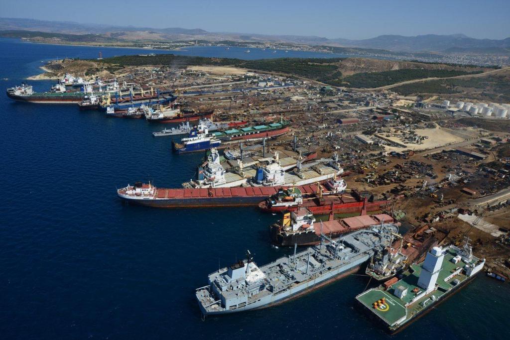 Gemi Geri Dönüşüm sektörü ; Ekonomik ömrünü tamamlamış gemilerin seferlerden çekilmesi ve yerlerine yeni tonajda gemilerin getirilmesi, daha