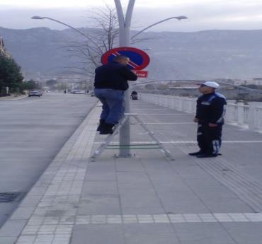 Hatuniye Mahallesi (4 adet otopark yeri levha, 4 adet park yasağı levha), Mili Egemenlik