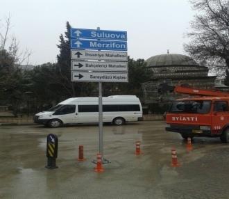 Yeni Hal girişine (1 adet taşıt giremez, 15 adet plastik duba, 2 adet yön levhası), Elçibey