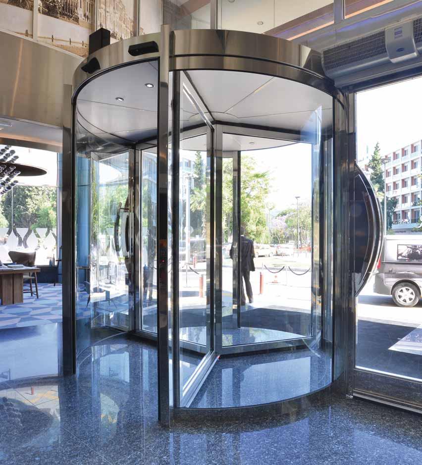Renaissance Otel KTV 3 kanatlı döner kapı 10 Bina girişleri yapınızın dışarı açılan vitrinidir ve müşterilerinize sizin hakkınızda ilk izlenimi verir.