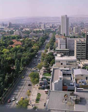 kavşak, park yeri yapımı ve yol genişletmesi ile sunumunun arttırılmaması, amaçlayan kentsel ulaşım anlayışıdır.