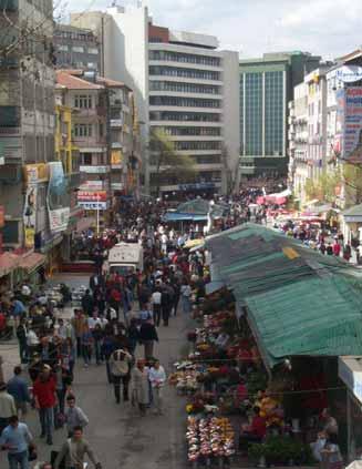 banliyö dizilerinin kullanılacağı ve kent merkezinde yer altında olması planlanan bu hat nazım plan kentsel büyüme stratejilerine uygun olmadığı ve kapsamlı bir ulaşım ana planına dayandırılmadığı