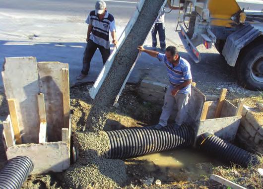 d - Belediyemiz genelinde yürütülen, yağmursuyu tamir,bakım ve önlem amaçlı imalatlar, beton parke taşı tamiri, mozaik yer döşemesi tamiri ve bakımı ile Belediyemiz sorumluluğunda bulunan alanların