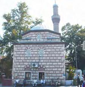 İvaz Paşa Camisi Yeşil Cami ve Yeşil Türbe nin mimarı ve iyi bir asker olan Hacı İvaz Paşa tarafından II.Murad döneminde (salt 1421-1451) yaptırılmıştır.