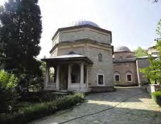 Ebe Hatun (Gülbahar) Türbesi Muradiye Külliyesi nde Fatih Sultan Mehmed in ebesine ait olduğu iddia edilen türbe, kenarları