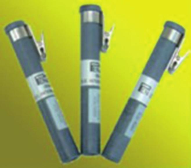 175 Yarı iletken dedektörler: Yarı iletken dedektörler, gaz dolu dedektörler ile benzer şekilde çalışan ancak bu dedektörlerde gaz yerine katı madde kullanılan dedektörlerdir.