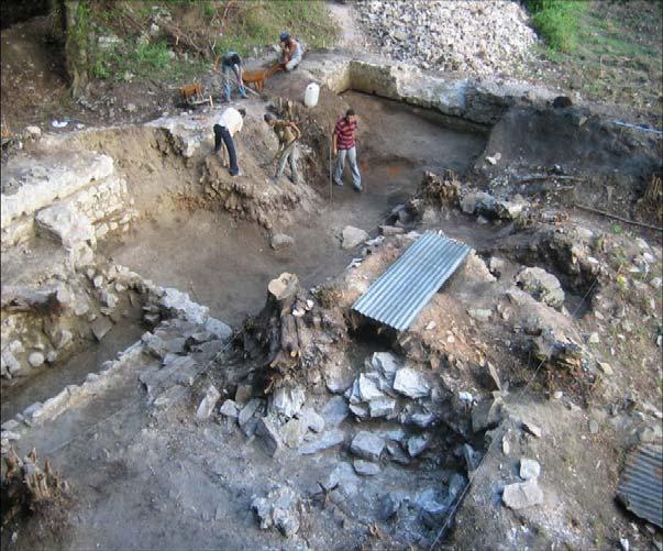 Kırklareli-Demirköy Fatih Dökümhanesi 81 82 kanalın belirgin izleri ile çarkın içinde oturduğu çark haznesinin taş alt yapısı ortaya çıkarılmıştır.