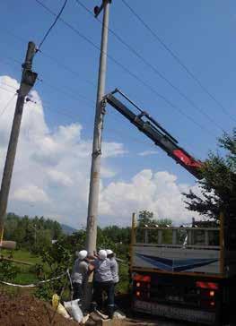 çalışmalarına son sürat devam ederek elektrik dağıtımında sürekliliği sağlıyor ve arızaya bağlı kesintileri minimize ediyor.