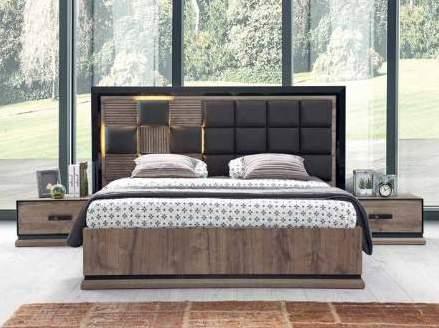 Karyola/Bedstead: g/w