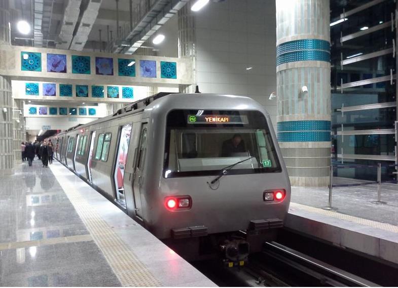 beslenmektedir. Gerilim seviyeleri ise 750V DC, 1500V DC ve 3000 VDC olarak kullanılmaktadır. Bugün işletme halindeki Yenikapı-Hacıosman metrosunda 3.