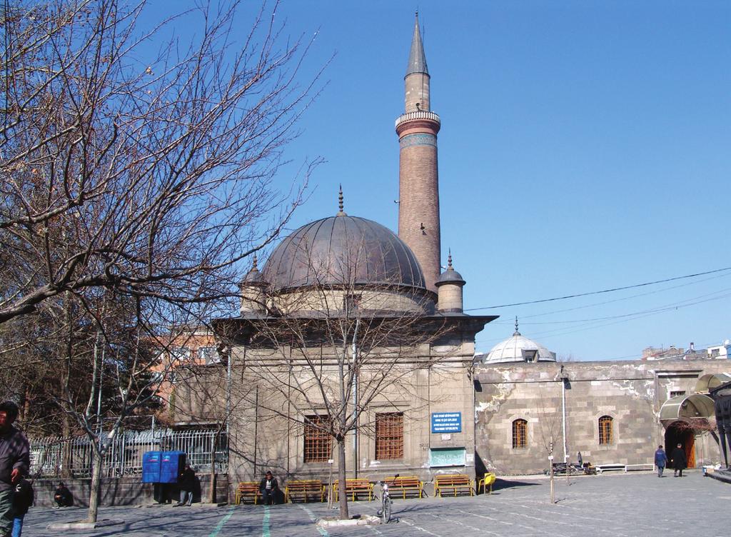 30 Camii Kebir Mahallesi nde Kapalı Çarşı nın hemen yanında yer almaktadır.