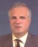Evli ve iki çocuk babasıdır. Hasan Mısır 1947 yılında Şanlıurfa da doğdu. 1970 yılında Yıldız Teknik Üniversitesi İnşaat Mühendisliği Bölümü nden mezun oldu.