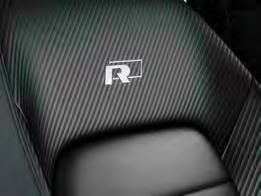 Highline donanım seviyesinde bulunan, koltuk iç kenarları Carbon Style desenli deri Nappa spor koltukları, kontrast renkli dikişleri ve tipik (klasik) R-Line logosuyla son halini