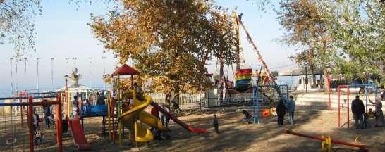 4. 2. 8. Lunapark Ve Çocuk Oyun Bahçel eri Yal ova Deresi ni n batı kıs mı nda yer al an bu kıyı böl gesi ni n al anı yaklaşı k 2. 000 m 2 dir.