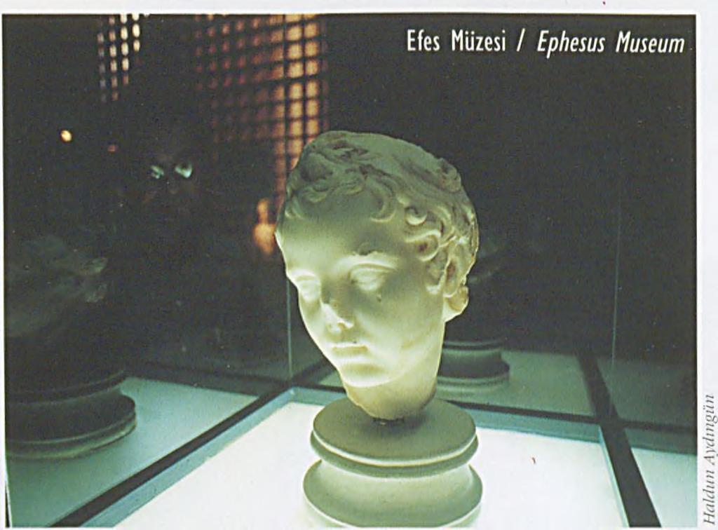 Konya Müzeleri koleksiyonlarına gönderilen Çatalhöyük, ayrıca ana tanrıça heykelcikleri ile de bilim dünyasını kendisine hayran bırakmıştır.