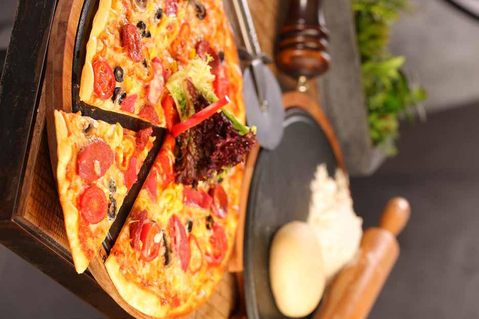 Pizzalar Margarita Domates kurusu ve roka yaprakları eşliğinde Alaturka Karışık şarküteri parçacıkları Ton Balıklı Ton balık parçalı pizza Beyaz Etler T22 T24 T27 Köri Soslu Piliç Çupra Izgara