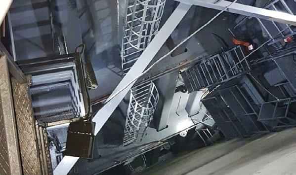 Elevator ile sağlandığı için merdivenler çok parçalı