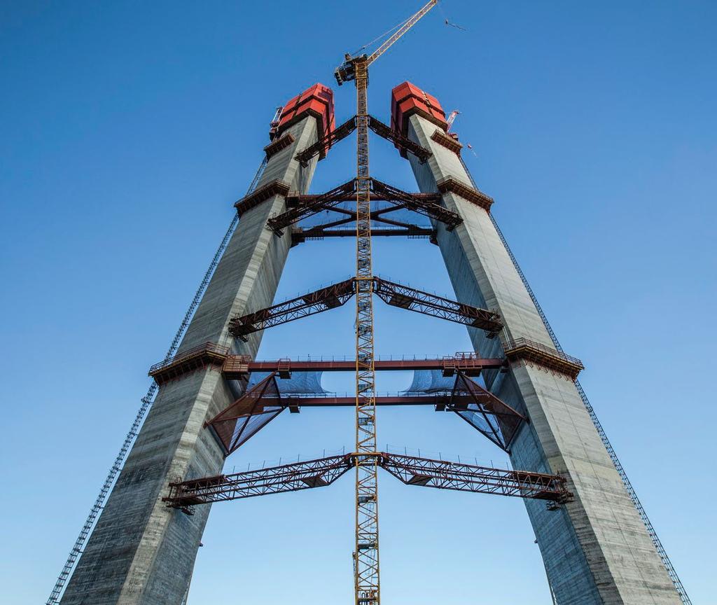 322 metre yükseklik ile dünyanın en yüksek asma köprüsü olan Yavuz Sultan Selim Köprüsü aynı zamanda 59 metre tabliye genişliği