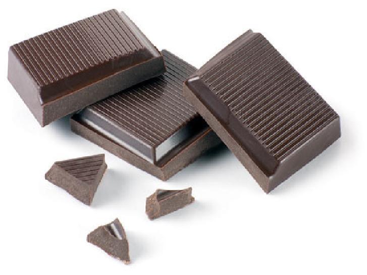 ÇİKOLATA YAPIMI Çikolata üretim aşamaları: 1. Bileşenlerin karıştırılması (kupaj), 2. İnceltme (öğütme), 3. Yoğurma (conching), 4. Standardize etme (ayarlama), 5. Tavlama (tempering) ve 6.