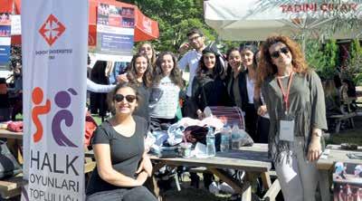 Öğrenci Toplulukları Tanıtım Fuarı Fuar alanında Başkent Üniversitesi Öğrenci Toplulukları, tanıtım standları açarak hem topluluklarını tanıttılar hem de yeni üye kayıtlarını aldılar.