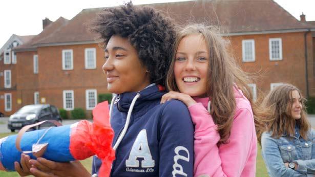 KAMP MERKEZİ UK İngiliz kültürü ile tanışmanızı İngiltere nin en popüler ve başarılı okullarından biri olan Pangbourne da gerçekleştirin.