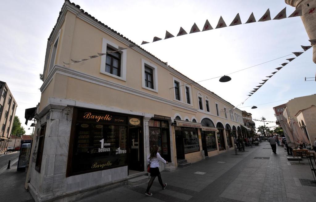 VI.ETAP ÇARŞI CADDESİ PROJE ÖZETİ PARSEL ALANI PROJE KAPALI ALANI PROJE TANIMI Çanakkale; tarihinin her döneminde birçok kültüre ev sahipliği yapmış, coğrafi konumu, zengin tarihi ve kültürel