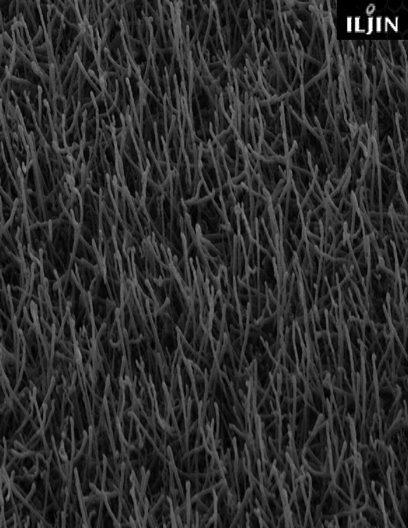Karbon nanotüp üretimi için gerekli olan substrat elektrot nozülün üstündeki kuartz tübün üstünde duran bir kapağa bağlanmış kuartz tutucu üzerine konulur.
