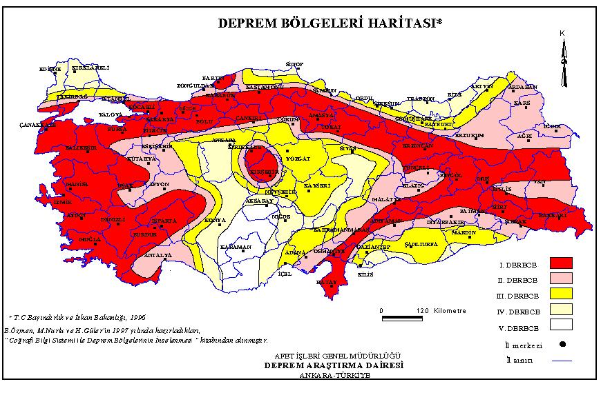 Şekil 1: Türkiye Deprem Bölgesi Haritası (AFAD 2017) Geçtiğimiz yüzyıl içerisinde kayıtlara geçen ve hasar yapan 158 deprem meydana gelmiş ve bu depremlerde 97.200 kişi hayatını kaybetmiş, 175.