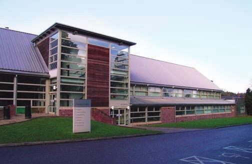 University of Cumbria // LANCASTER GRUP 10-17 YAŞ AİLE / YURT Program, İngiltere nin en yeni ve modern üniversitelerinden birisi olan University of Cumbria kampüsünde düzenlenmektedir.