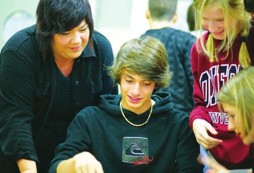 Dunstan s College kampüsünde öğrencilerin boş vakitlerini değerlendirebilecekleri bir çok imkan bulunur. Kampüs içerisinde futbol sahası, oyun sahaları ve tenis kortları bulunmaktadır.