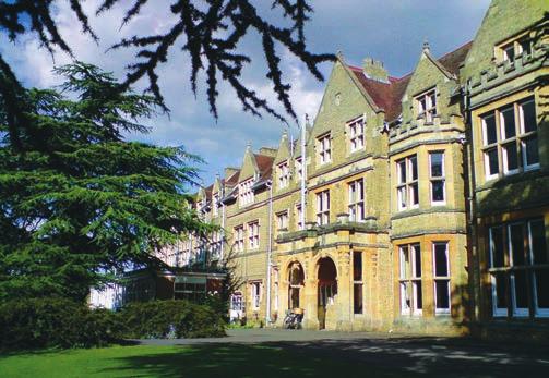 Oxford University St. Hilda s College // OXFORD GRUP / BİREYSEL 14-17 YAŞ YURT Programımız dünyanın ve İngiltere nin en iyi üniversitelerinden birisi olan Oxford Üniversitesi nin St.