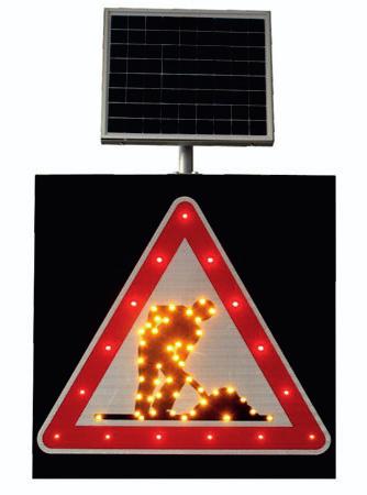60 kg LED : 5 mm, kırmızı, sarı Enerji : 220 V / Güneş Enerji IP Sınıfı : IP 65 Parlaklık Seviyesi : Ortama göre otomatik Güneş Enerjili Çalışma Var Levhası T-15
