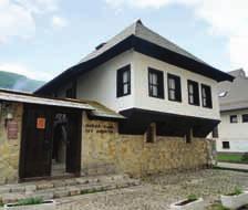 Eski Yugoslavya nın dünyaca tanınan Nobel ödüllü romancısı İvo Andriç in evi ise müzeye dönüştürülmüş. İvo Andriç, Travnik sakinleri için bir gurur kaynağı.