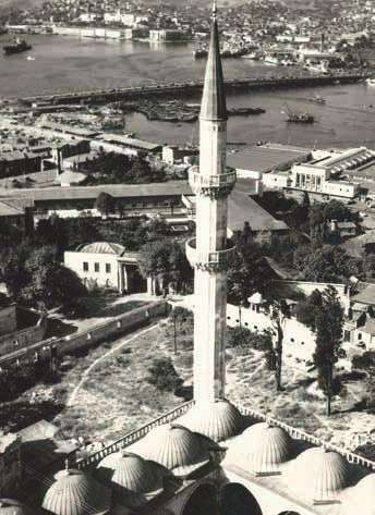 Süleymaniye Camii minaresinden Bab-ı Meşihat alanı, 1930