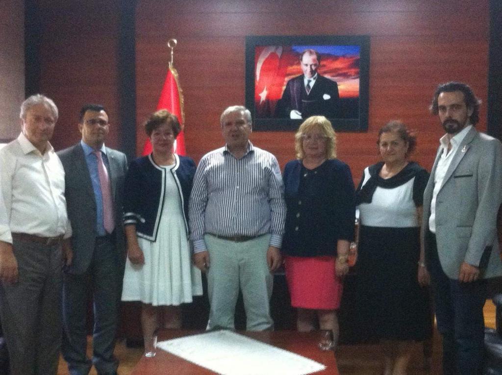 Ġlçe Kaymakam Ziyareti 13/08/2014 ÇarĢamba günü Silivri Rotary Kulübünün 2014-2015 döneminin yeni Yönetim kurulu ve üyeleri olarak Silivri Kaymakamı Sayın Salih