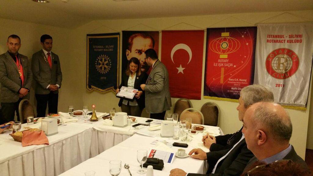 12- Rotaract Kulübüne destek vereceğiz Her ay yönetim kurulundan bir arkadaģımız ve Gençlik Komitesi BaĢkanımız toplantılarına katılarak Rot aryanlar