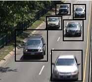 de gösterilmektedir. 2.2. Araçların Segmentasyonu (Blob Detection) ve Takibi Arka plan çıkarıldıktan sonra yapılması gereken işlem temel olarak segmentasyon yöntemi ile ilgili araçların bulunmasıdır.