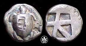 Aigina Sikkeleri: Anadolu dan sonra dönemin önemli ticaret merkezleri sikke basmaya başlar. M.Ö. 6. Yy ın başlarında (yak. M.Ö. 600) Aigina nın ticari gücü oldukça fazladır.