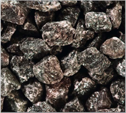 21 edilir. Kahverengi alüminyum oksit farklı iki kimyasal yapıdan oluşmaktadır. Bunlar Çizelge 1.7 de verilmiştir. Şekil 1.7. Kahverengi alumiyumoksit Çizelge 1.7.Kahverengi alumiyumoksiti oluşturan kimyasal yapılar Al₂O₃ Fe₂O₃ Si O₂ Ti O₂ CaO MgO >%95.