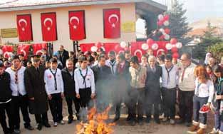 Bala Kaymakamlığı tarafindan düzenlenen törene Bala Kaymakamı, Belediye Başkanı, TSK Güçlendirme Vakfi nı temsilen Vakıf Hizmetleri Grup Başkanı, BTHİ Ş. Md.