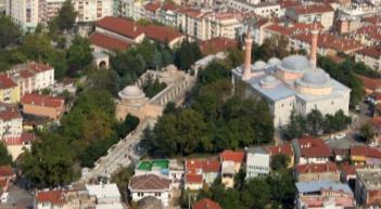 Bâyezid) Külliyesi'nin Hava Fotoğrafı Külliyenin inşası Sultan Yıldırım Bayezid tarafından 1390 yılında başlatılmıştır