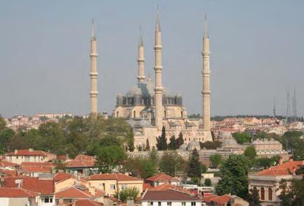 Eski Cami olarak da bilinen Edirne Ulucami si, I. Bâyezid'in oğlu Amir Süleyman tarafından inşa ettirilmeye başlanmış ve Sultan I. Mehmed'in zamanında, 1402-3 yıllarında tamamlanmıştır. Ayrıca I.